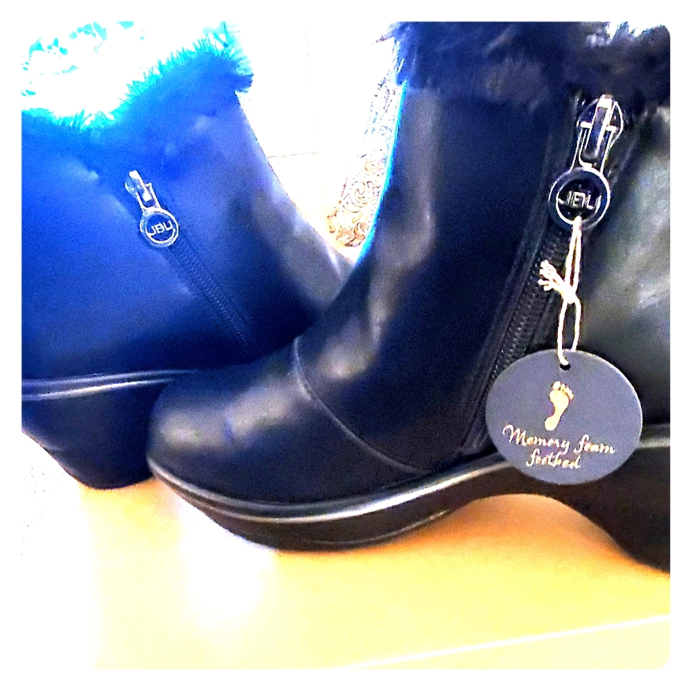 Jambu BLACK Fur Lined Boots NEW